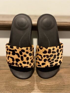 Fitflop IQUSHION Hair-on Slides Size 7